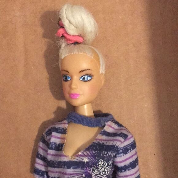 2008 chic Doll - Picture 3 of 9